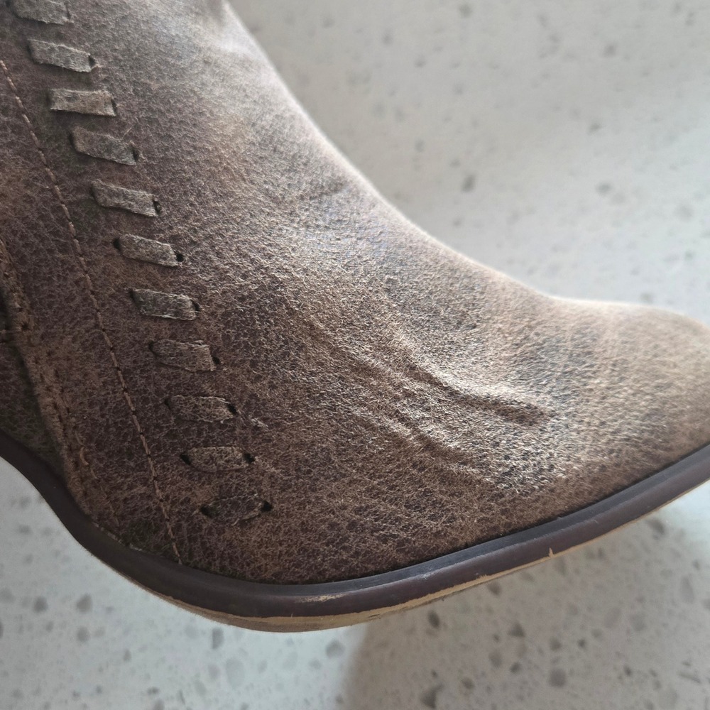 Daisy Fuentes Boots Womens 8 Caroline Brown Distressed Ankle Block Heel Stitch - Picture 8 of 10
